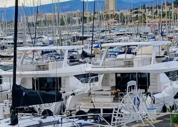 Vue Διαμέρισμα *